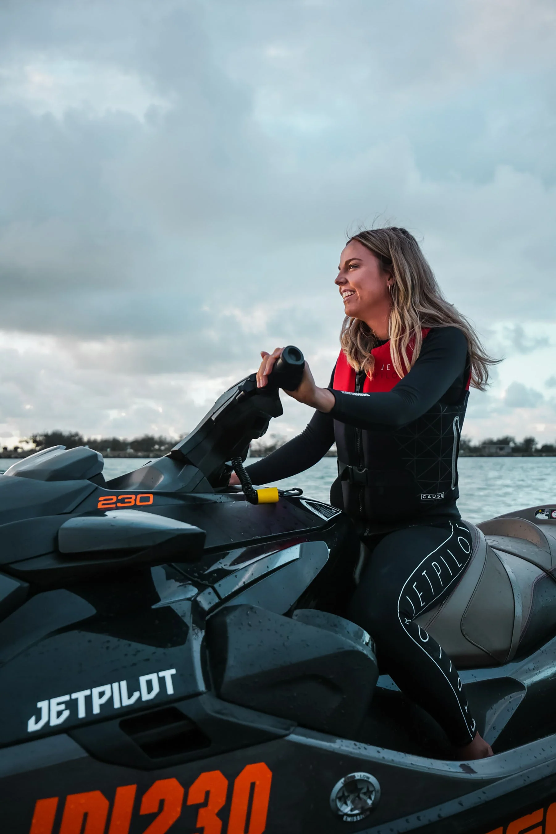 Jetpilot Cause Ladies Life Jacket - Red/Black - Image 6