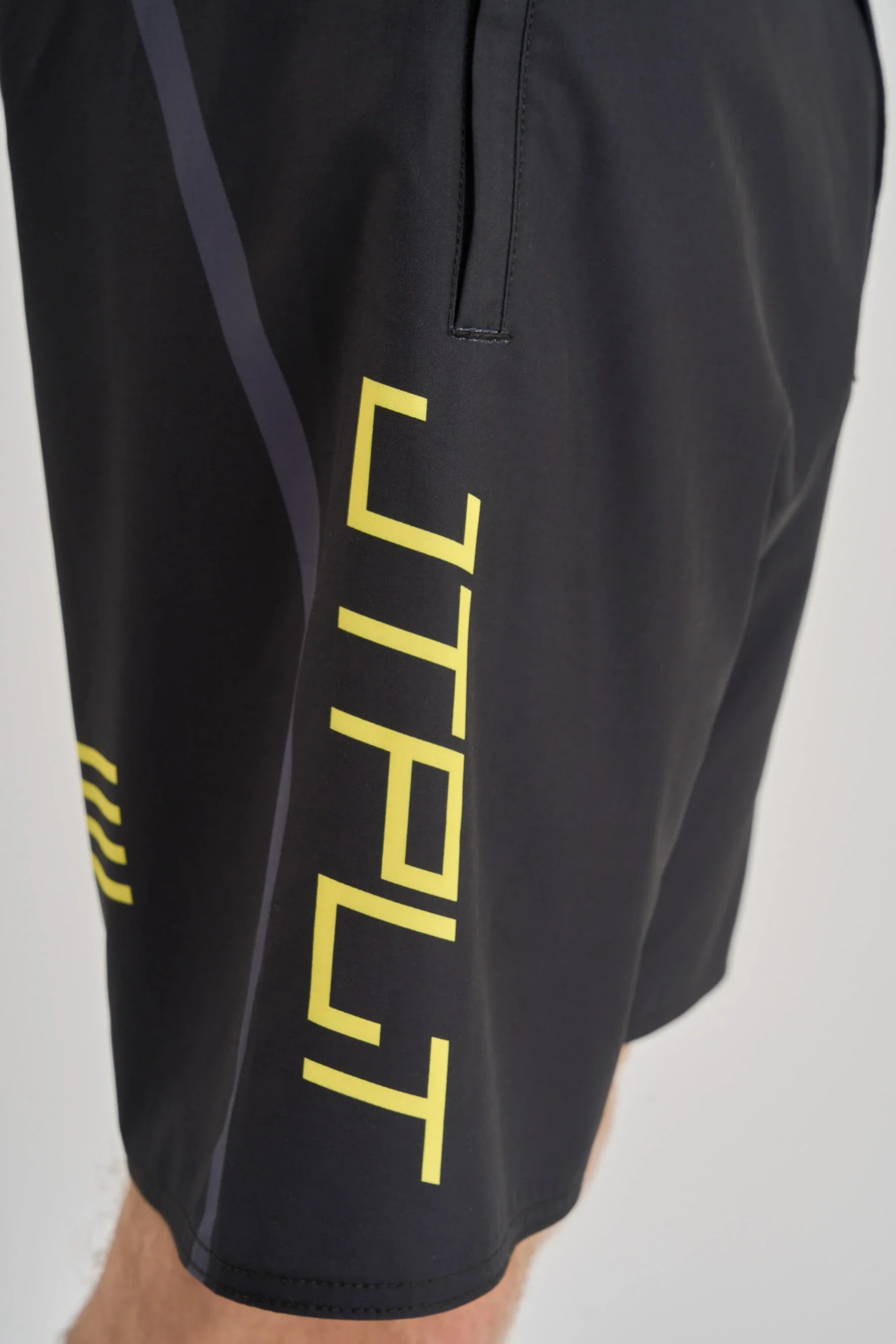 Jetpilot Vault Boardshort - Black/Yellow - Image 6