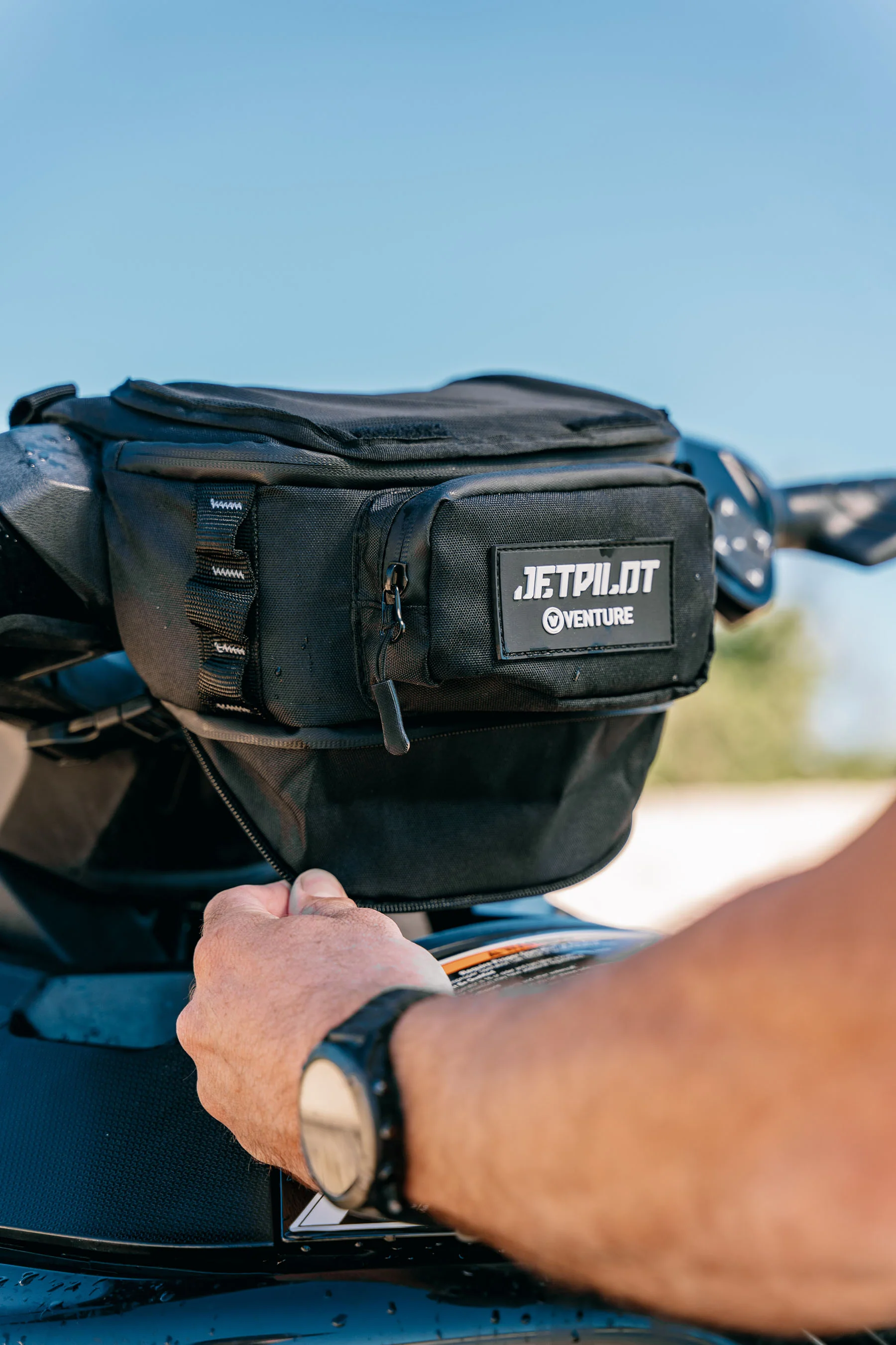 Jetpilot Venture Handle Bar Bag - Black - Image 4